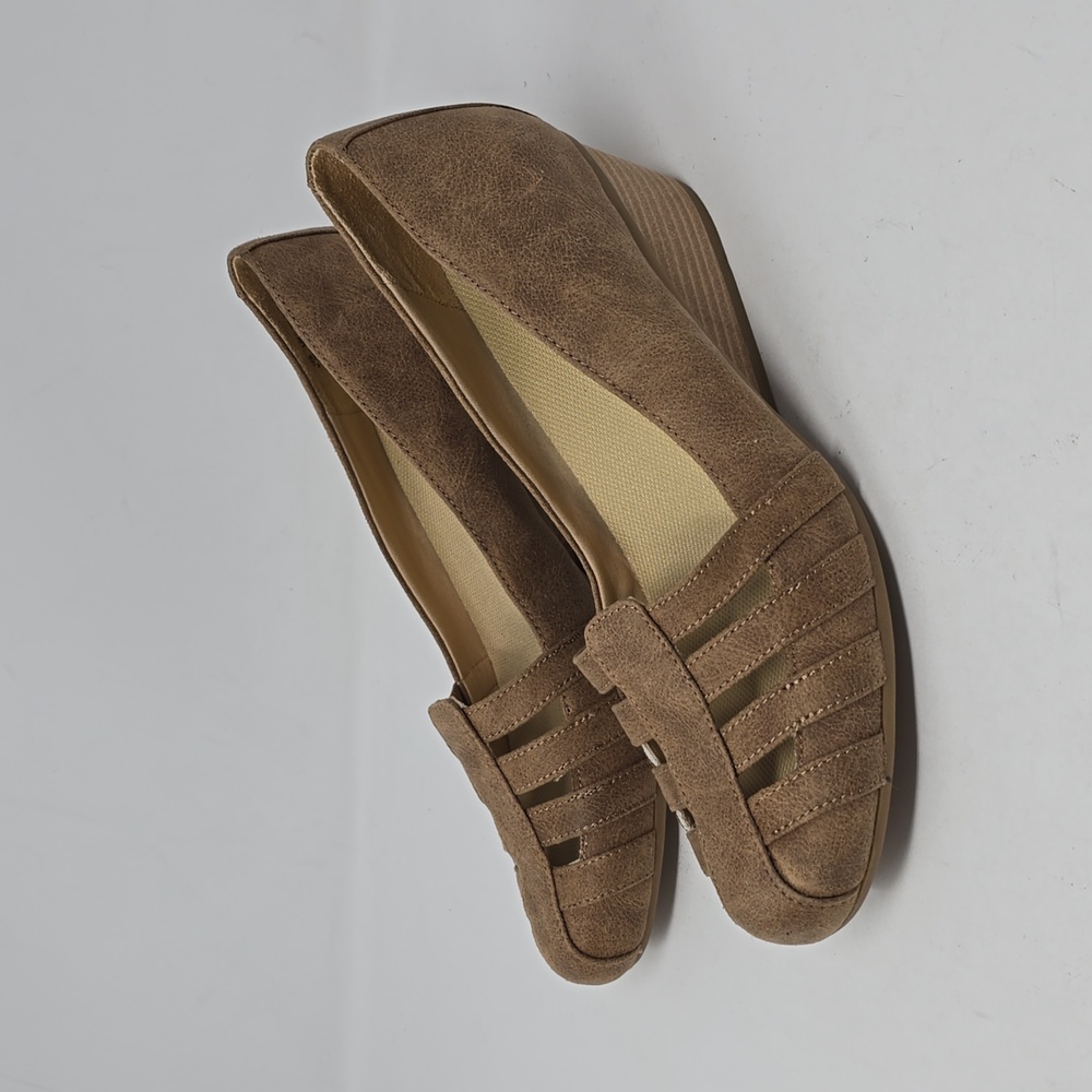 Dr. Scholl's Be Free Fisherman Wedge Pump Tan Color Size 9.5